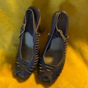 Michael Kors size 10 brown and wood look healed sandals